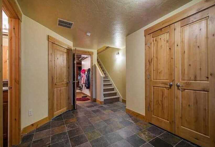 Bear Hollow By Lespri Management