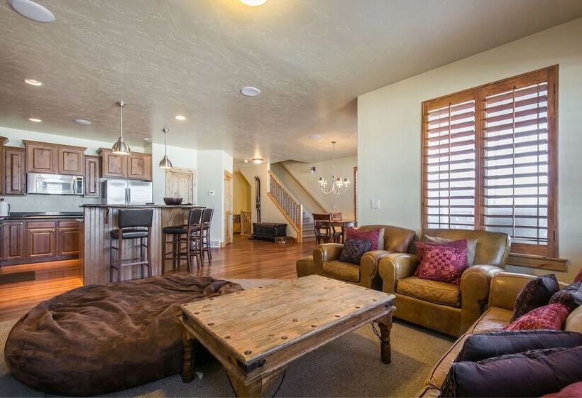 Bear Hollow By Lespri Management