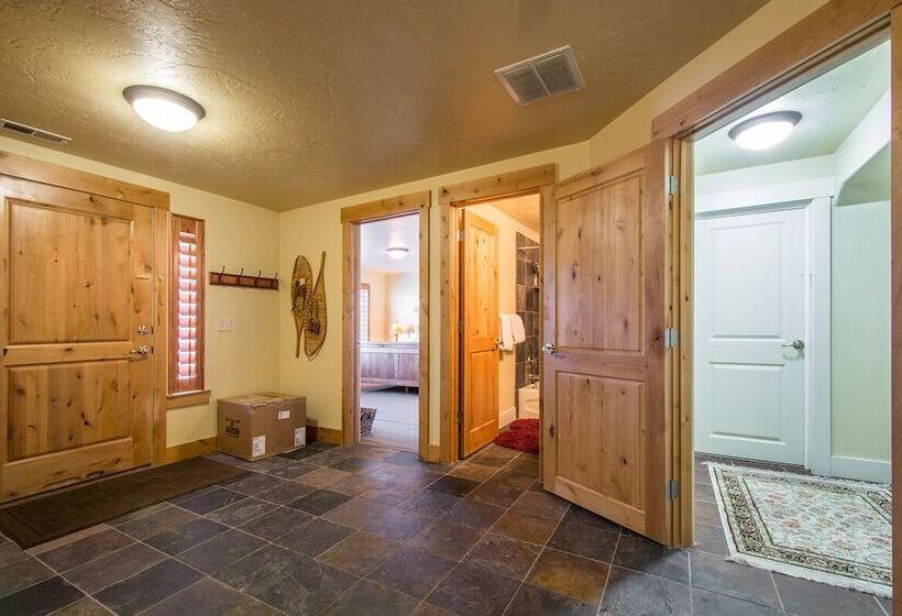 Bear Hollow By Lespri Management