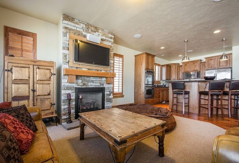 Bear Hollow By Lespri Management