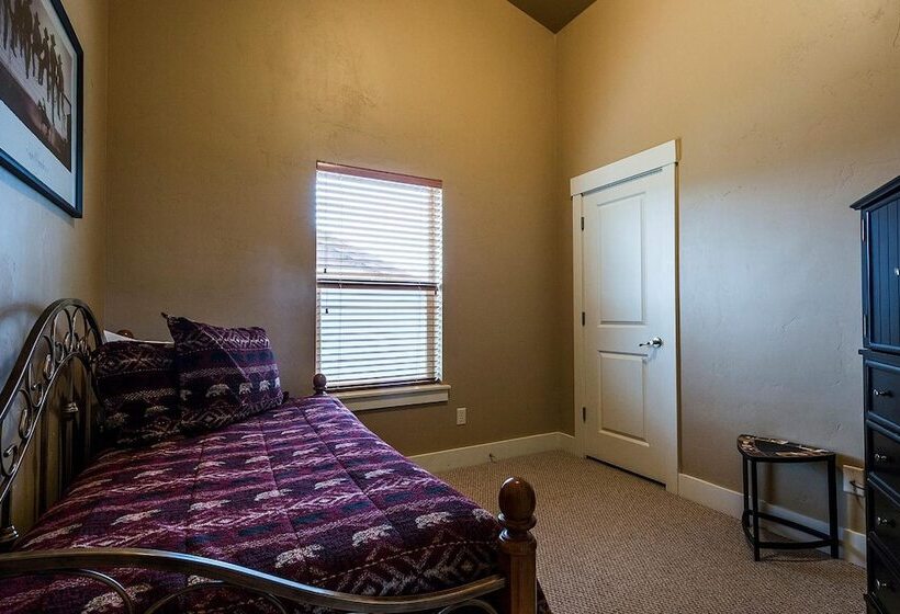 Bear Hollow By Lespri Management