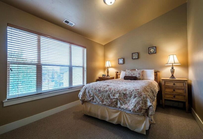 Bear Hollow By Lespri Management