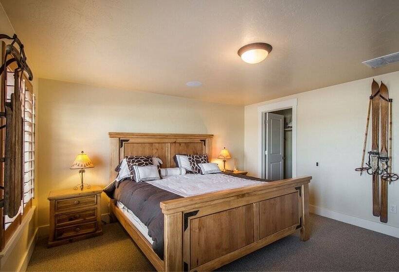 Bear Hollow By Lespri Management