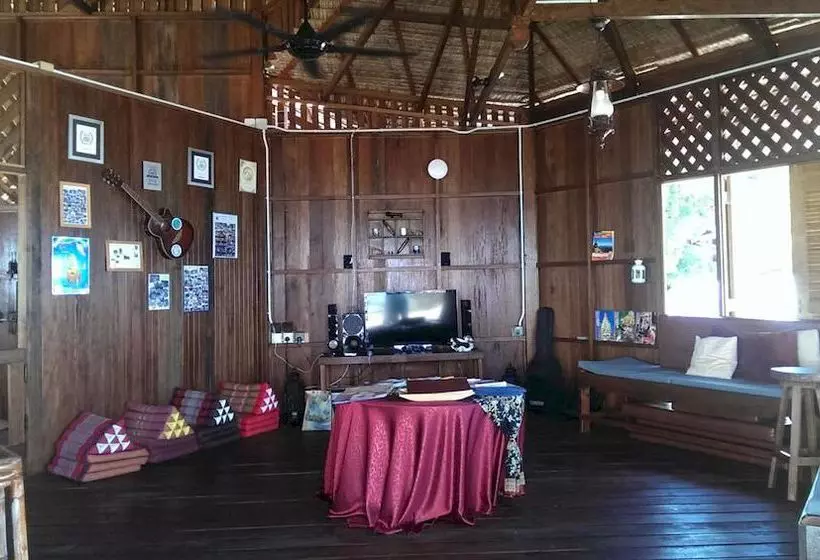 Отель Bagus Place Retreat