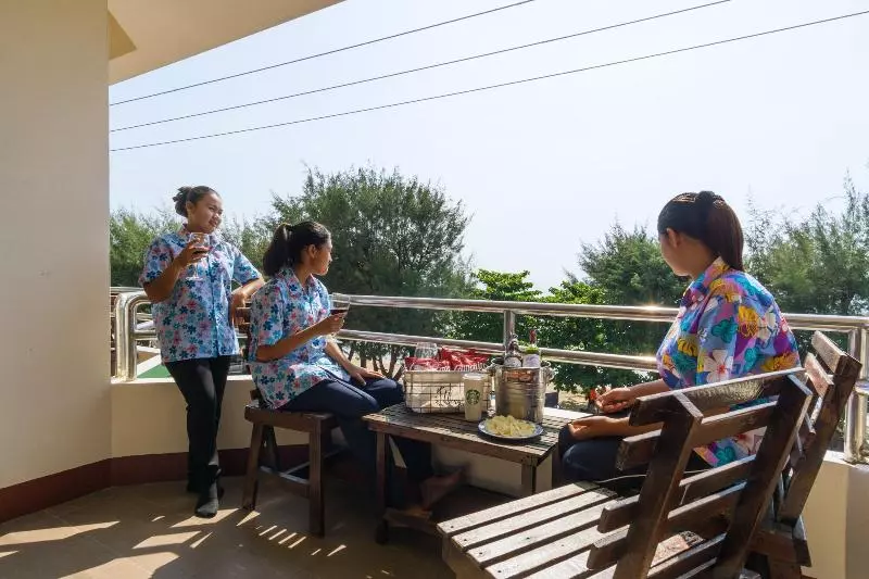 Hotelli Chaam Villa Sun