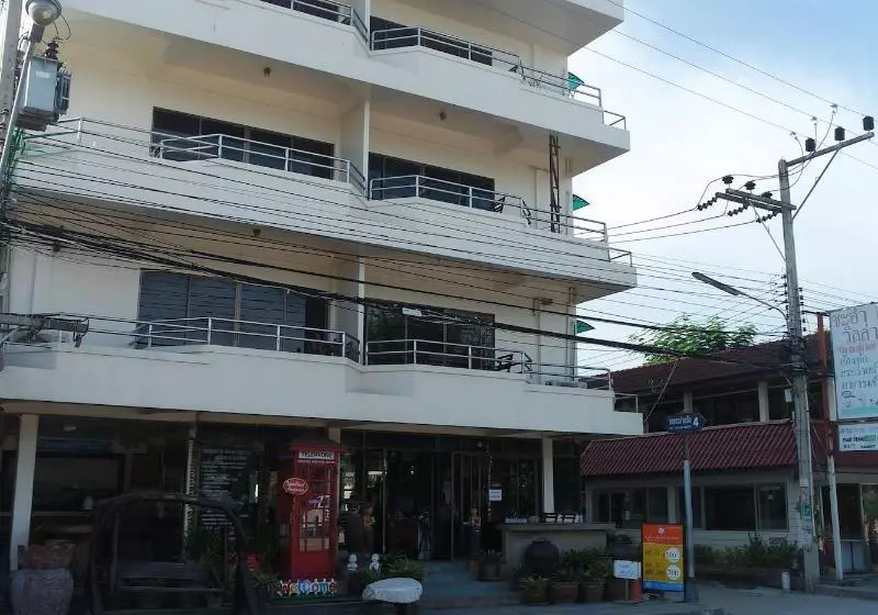 Hotelli Chaam Villa Sun