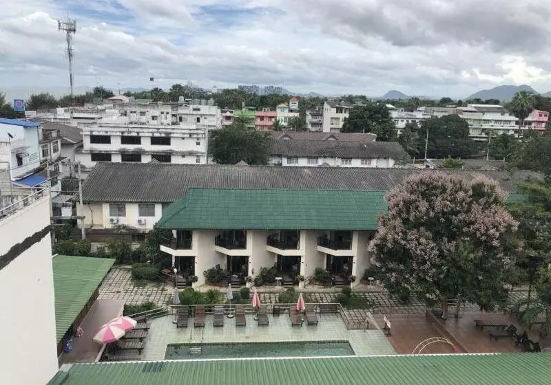 Hotelli Chaam Villa Sun