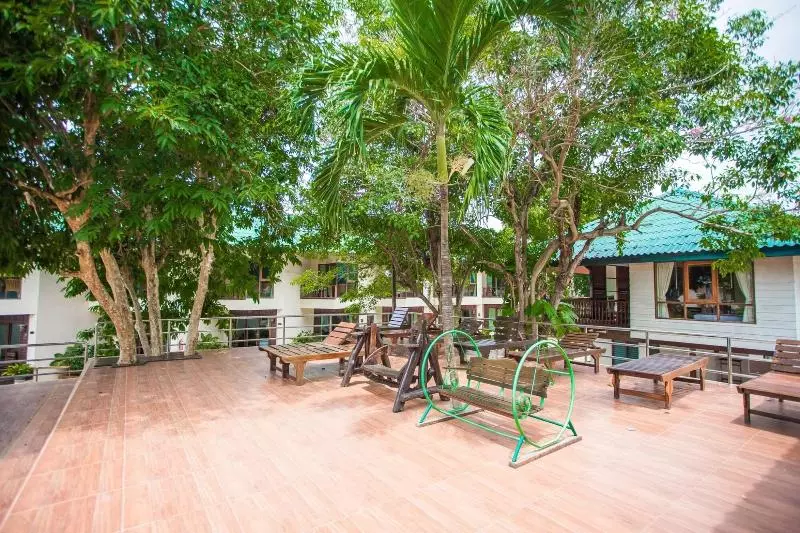 Hotelli Chaam Villa Sun