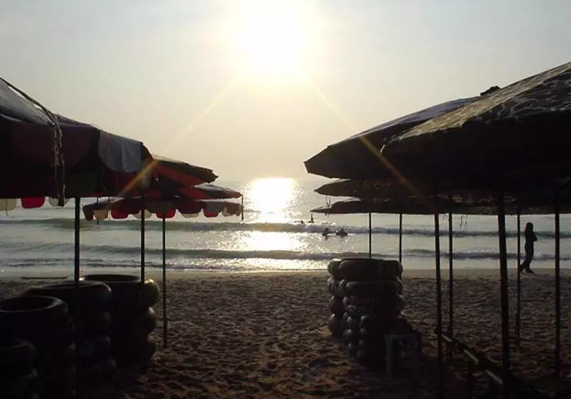 Hotelli Chaam Villa Sun