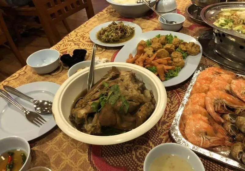 Hotelli Chaam Villa Sun