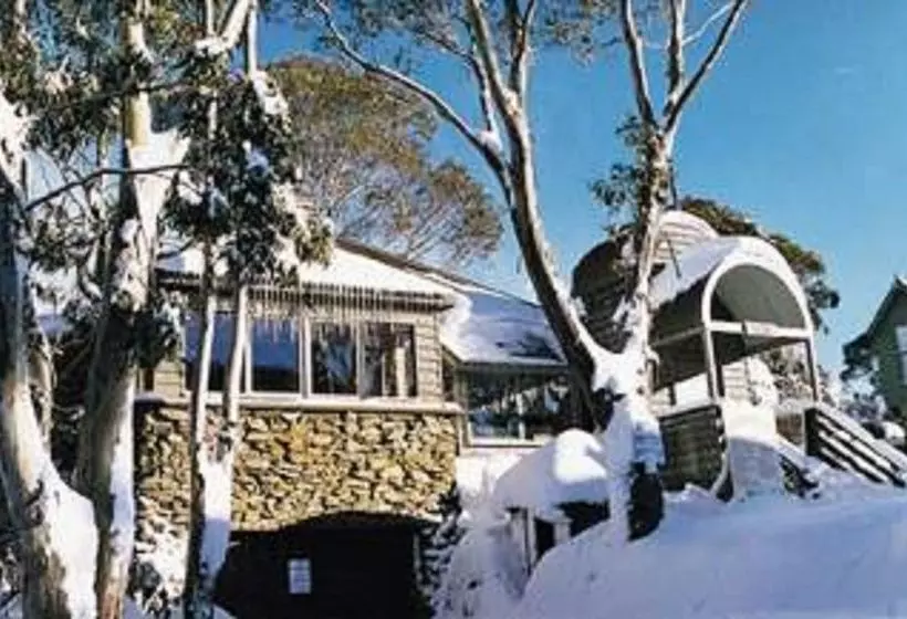 فندق Currawong Lodge