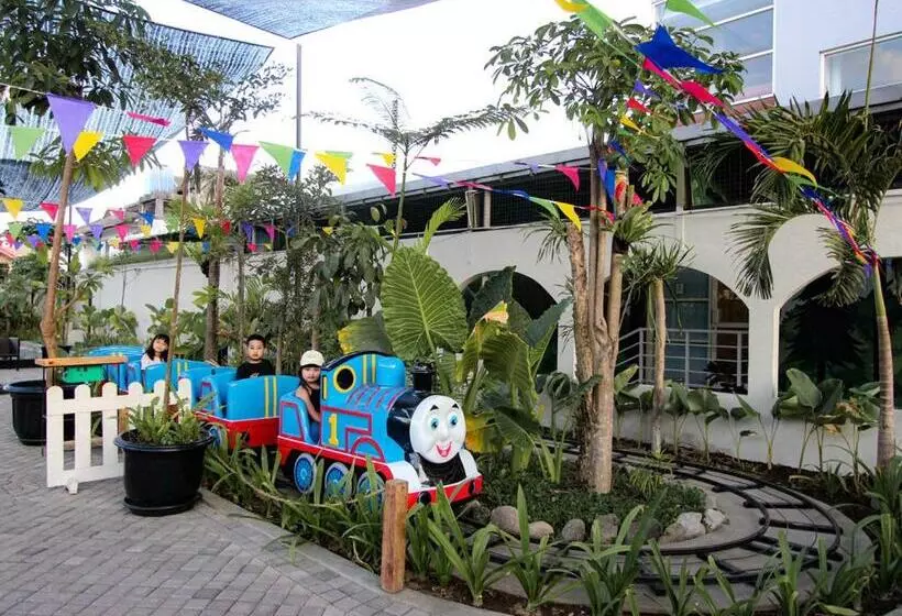 בית מלון כפרי Fortunagrande Seturan Yogyakarta