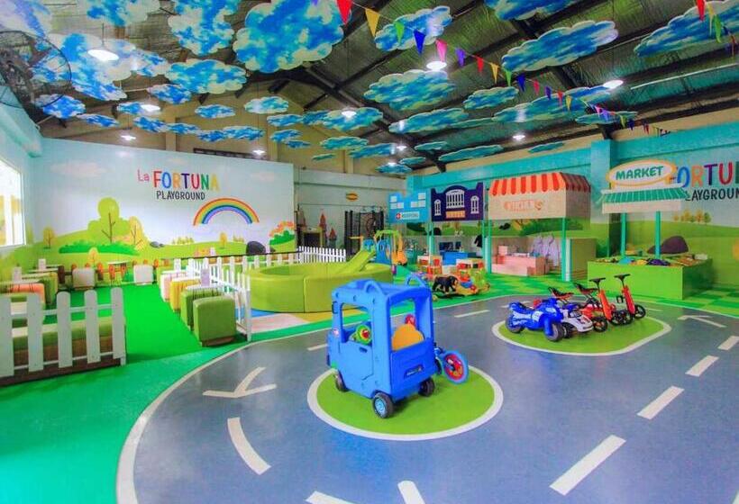 בית מלון כפרי Fortunagrande Seturan Yogyakarta