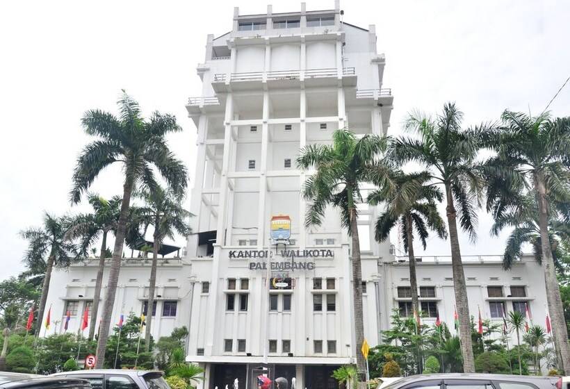 Emilia Hotel By Amazing