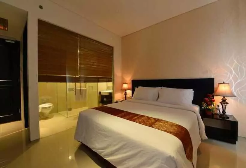 Emilia Hotel By Amazing