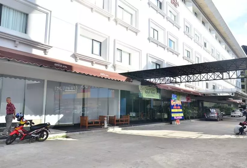 Emilia Hotel By Amazing