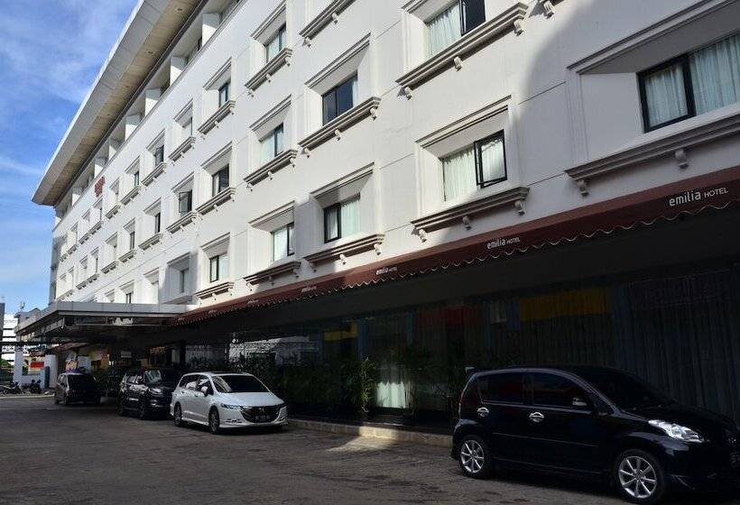 Emilia Hotel By Amazing