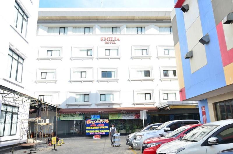 Emilia Hotel By Amazing