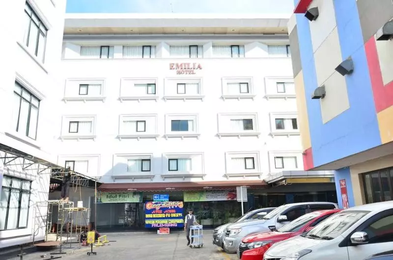 Emilia Hotel By Amazing