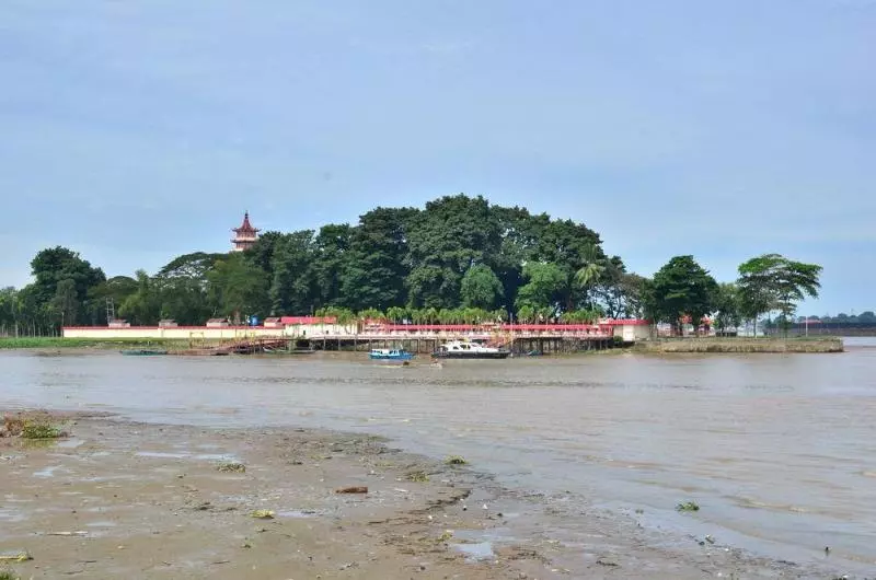 Emilia Hotel By Amazing