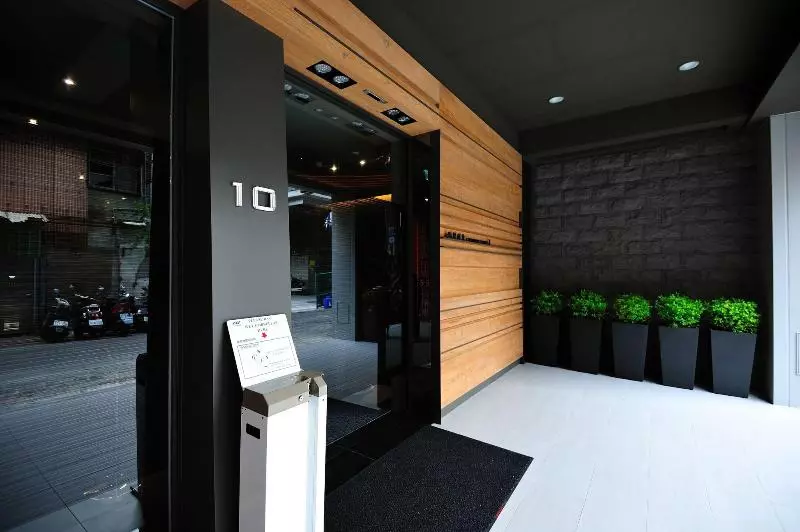 هتل Forward Suites Ii