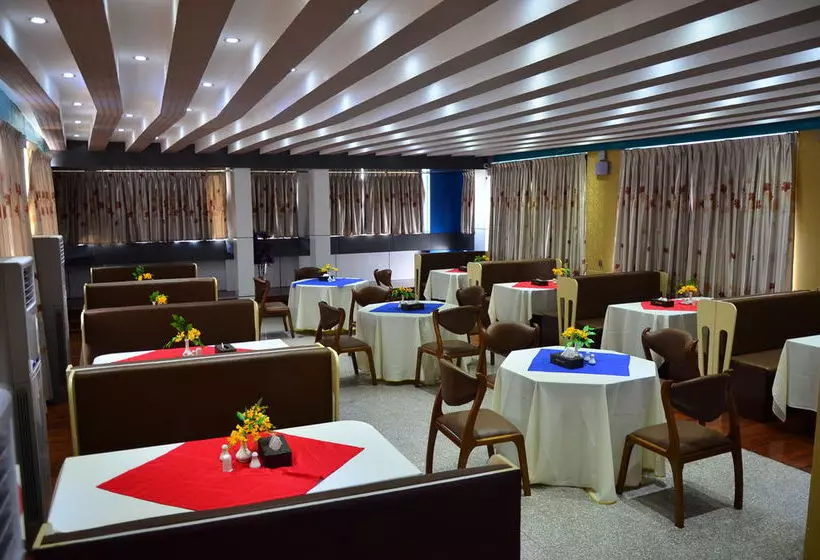 هتل Golden City Light