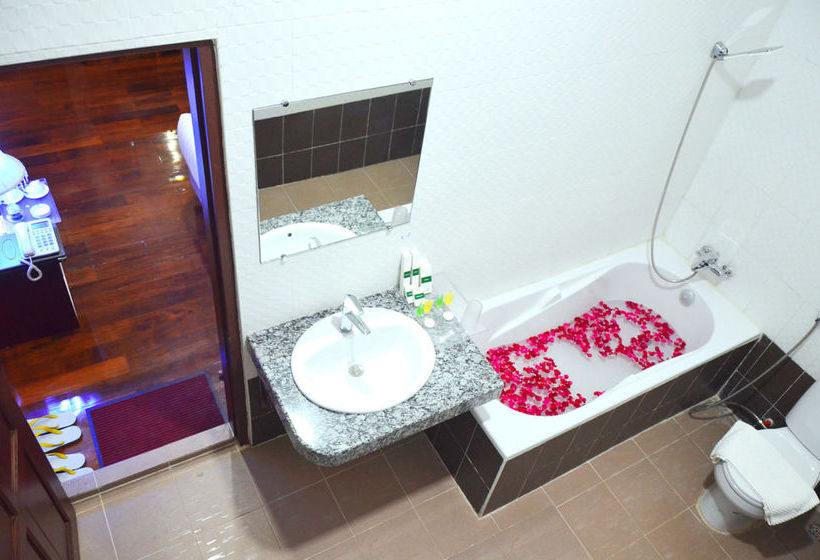 هتل Golden City Light