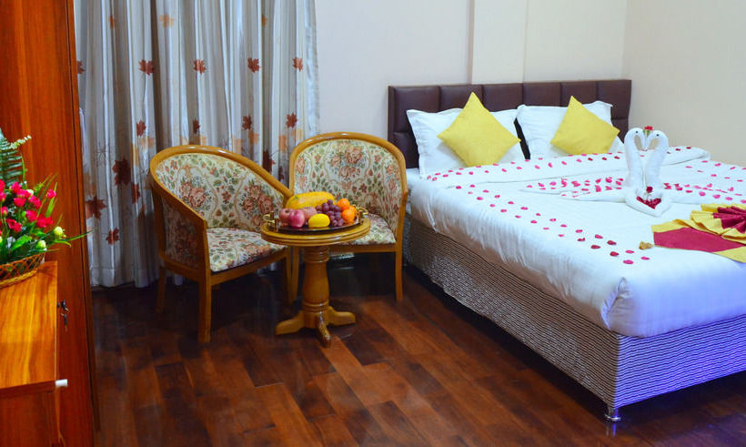 هتل Golden City Light