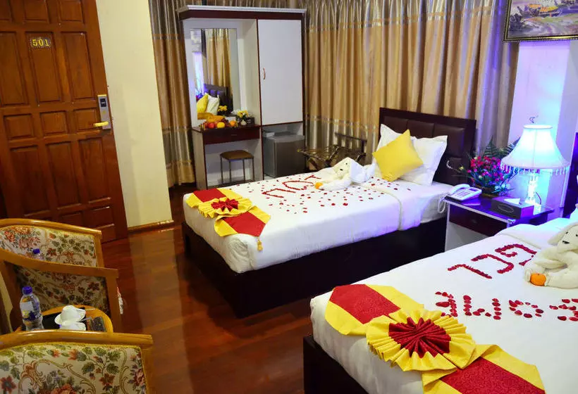 هتل Golden City Light