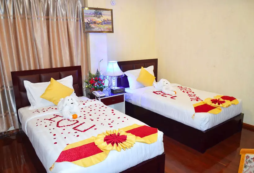 هتل Golden City Light