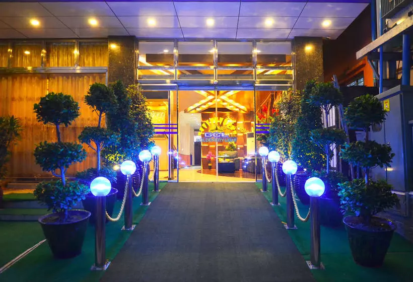 هتل Golden City Light