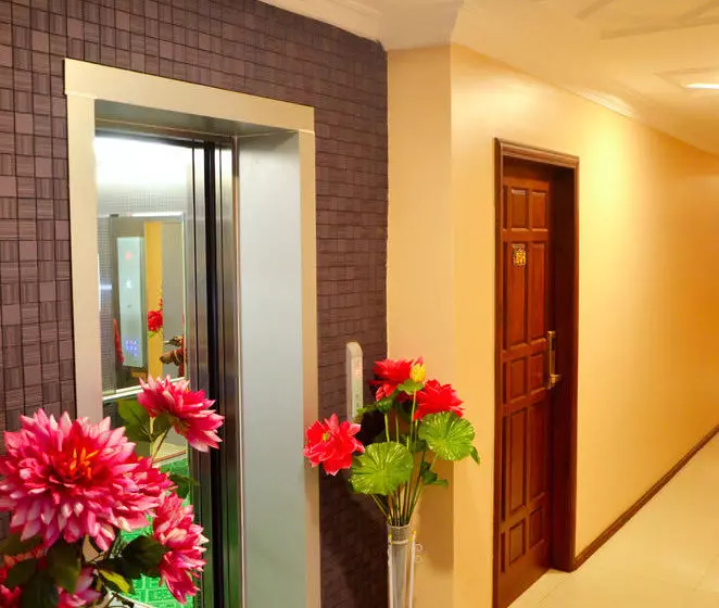 هتل Golden City Light