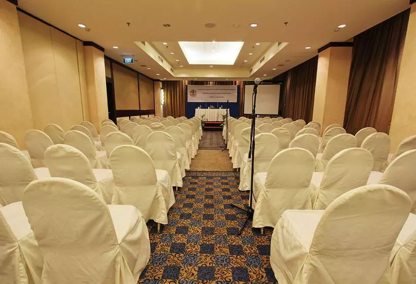 בית מלון כפרי Harmoni Batam