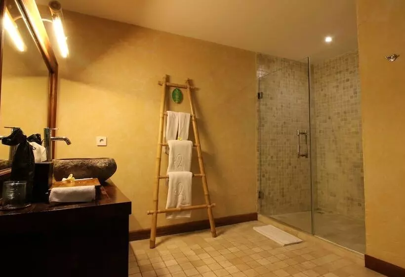 ホテル Jungle Retreat By Kupu Kupu Barong