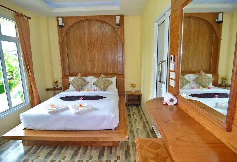 בית מלון כפרי Phuchawee Lanta Villa