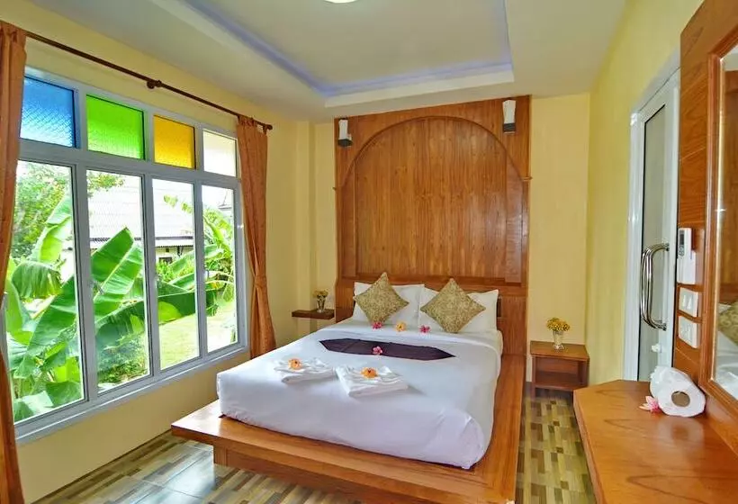 בית מלון כפרי Phuchawee Lanta Villa