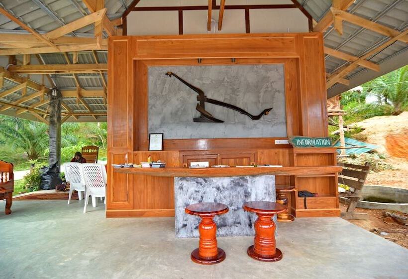 בית מלון כפרי Phuchawee Lanta Villa