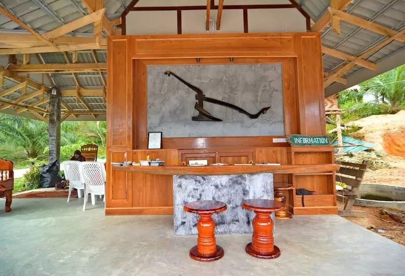 בית מלון כפרי Phuchawee Lanta Villa