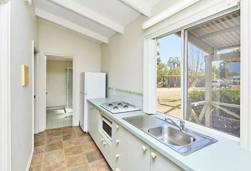 Отель Rac Cable Beach Holiday Park