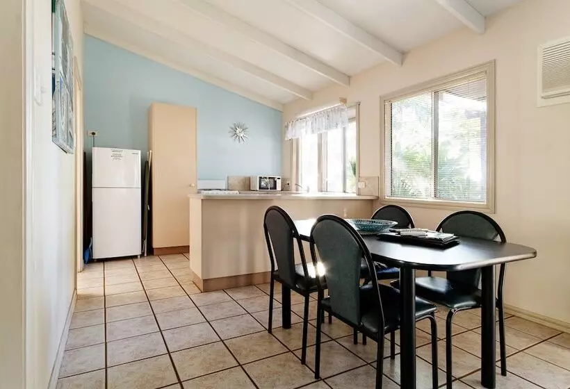 Отель Rac Cable Beach Holiday Park