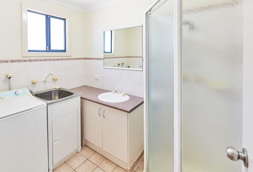 Отель Rac Cable Beach Holiday Park