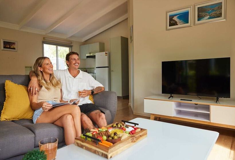 Отель Rac Cable Beach Holiday Park