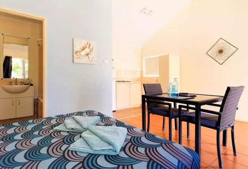 Отель Rac Cable Beach Holiday Park