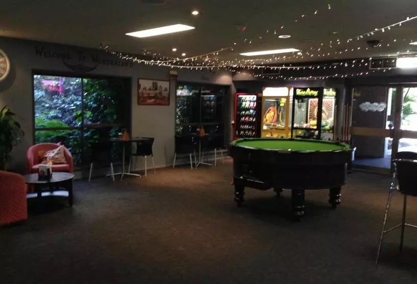 Отель The Metropolitan