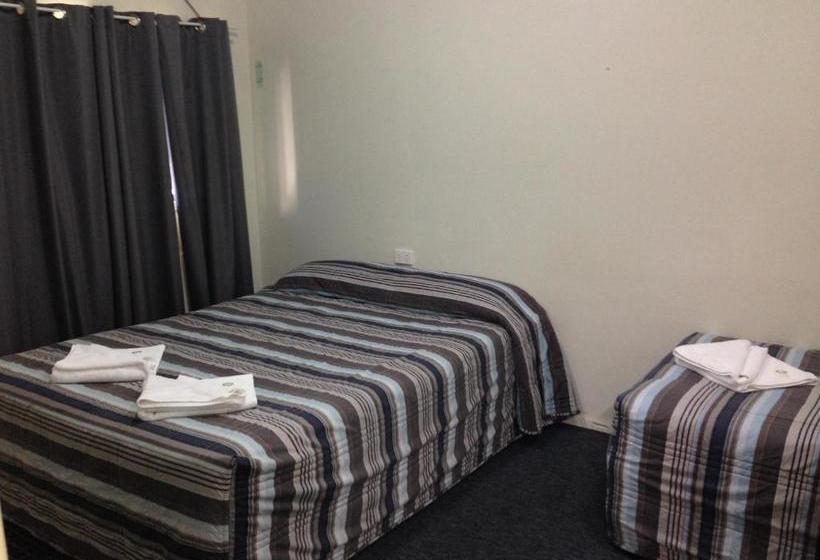 בית מלון כפרי The Metropolitan