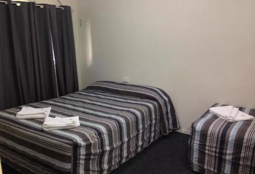 Отель The Metropolitan