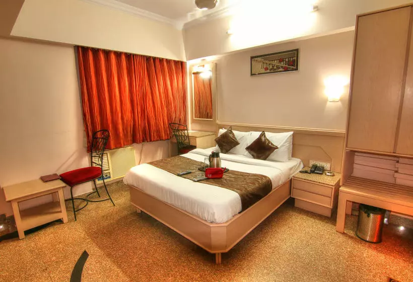 هتل Zo Rooms Goregaon Railway Station