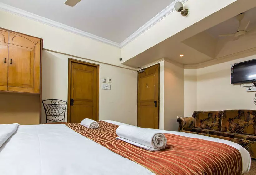 هتل Zo Rooms Goregaon Railway Station