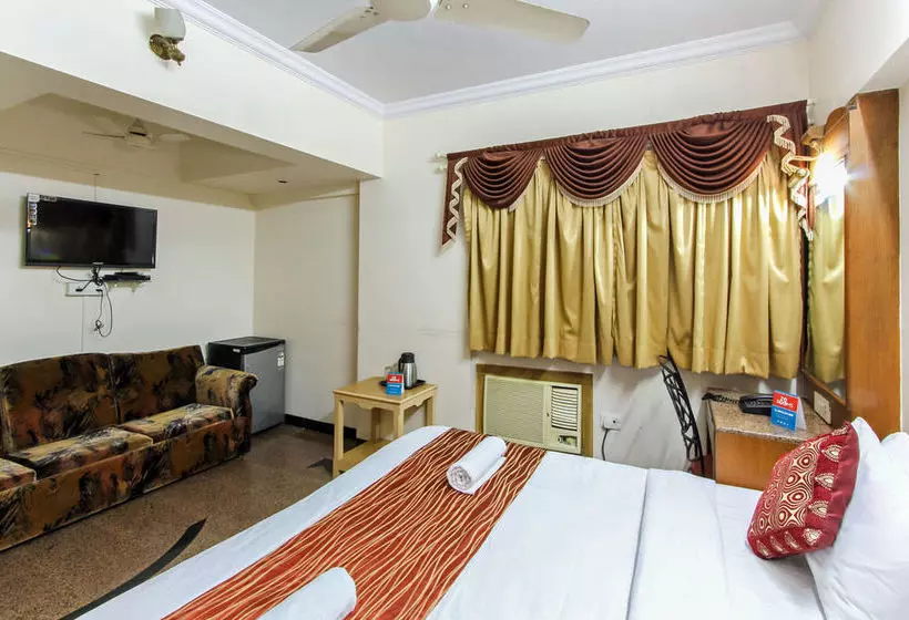 هتل Zo Rooms Goregaon Railway Station