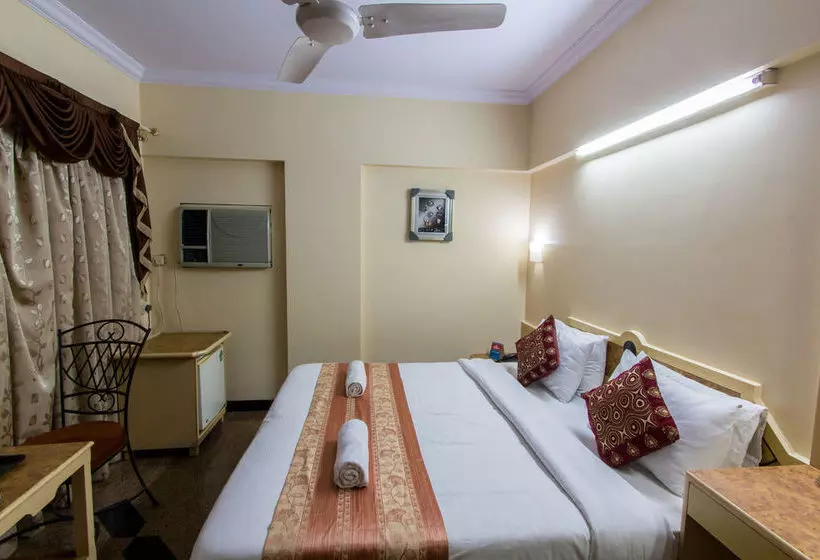 هتل Zo Rooms Goregaon Railway Station